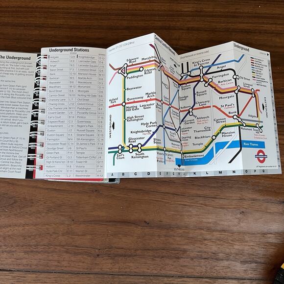 London Locator Fold Out Pocket Guide 1995 Shot Tower Books Discontinued - Picture 6 of 12